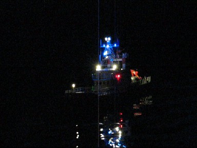 Löschkreuzer Weser bei Nacht